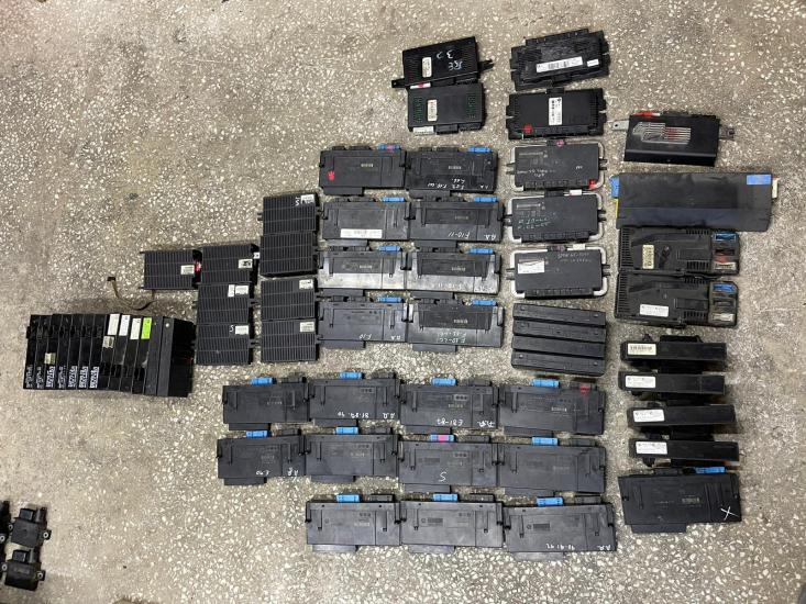 61351379739 Bmw Çıkma Işık Modülü E30 E32 E38 61351379739
